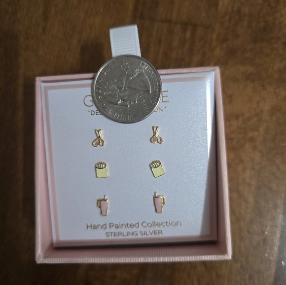 Gold Cake Earrings - Picture 4 of 4